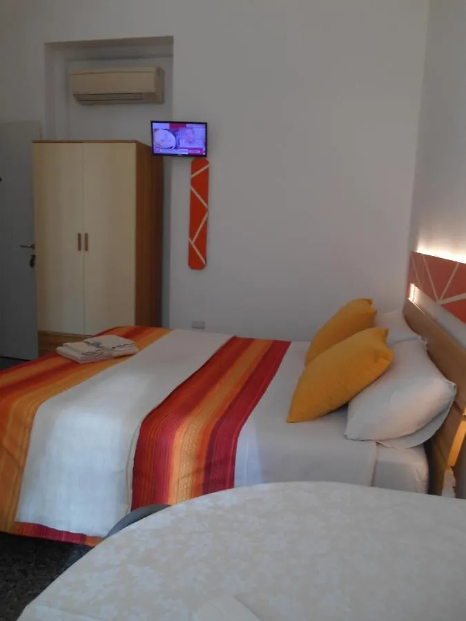 Le Rose Malpensa Bed & Breakfast Busto Arsizio 3*,  Italy